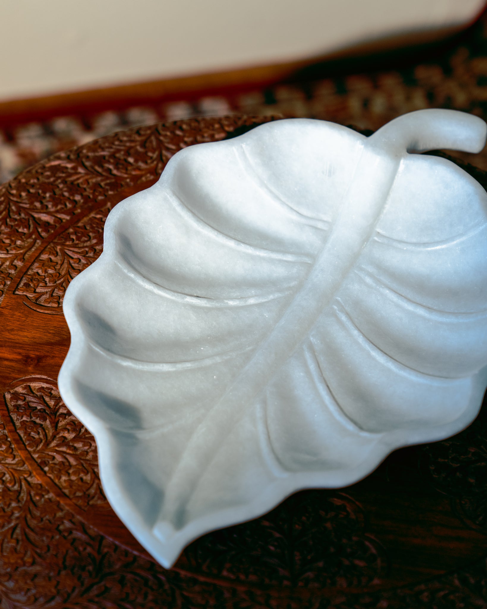 White Makrana Marble Peepal Leaf Bowl